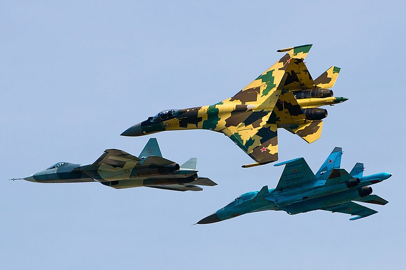 800px-Sukhoi_Su-35S%2C_Su-34_and_T-50_flying_together.jpg