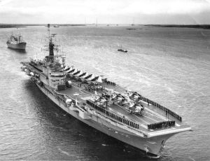 HMS_Centaur_%28Hermes_class_carrier%29.jpg