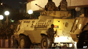 110128183403_egyptian_army_armored_vehicle__304x171_ap.jpg