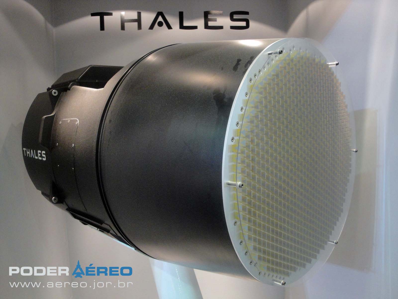 Radar-RBE-2-AESA-da-Thales-na-Laad-2011-foto-2-Nun%C3%A3o-Poder-A%C3%A9reo.jpg