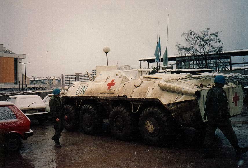 BTR-70_Ambulance_02.jpg