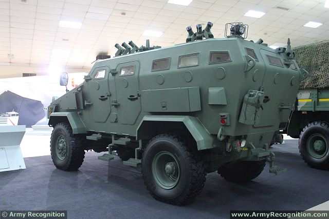 Chaiseri_4x4_FW_First_Win_armoured_vehicle_Deftech_DSA_2014_defense_exhibition_Malaysia_640_001.jpg