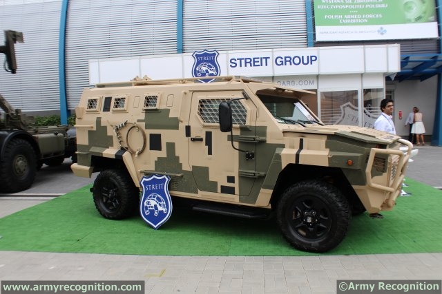 Puma_4x4_APC_armoured_personnel_carrier_MSPO_2014_Poland_Kielce_001.jpg