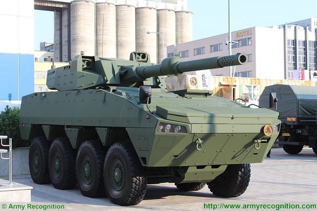 Cockerill_XC-8_120mm_turret_CMI_Defence_Rosomak_8x8_armoured_MSPO_defense_exhibition_Kielce_Poland_640_001.jpg