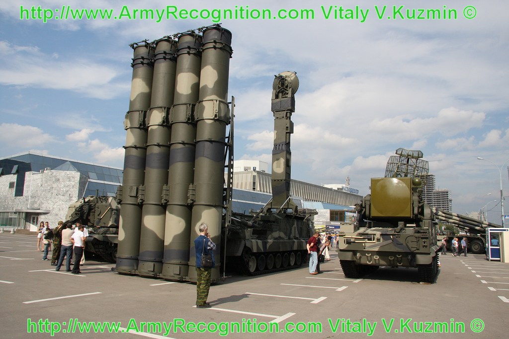 9K81_S-300V_surface_to_air_missile_Russia_Russian_army_001.jpg