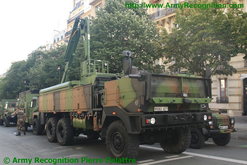2RD_NBC_002_bastille_day_military_parade_French_army_14_July_2012_France_Paris.JPG