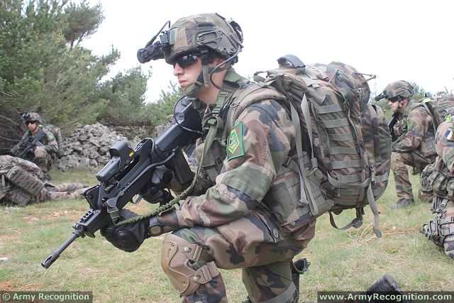 FELIN_SAGEM_future_infantry_soldier_system_Fantassins_Equipements_LIaison_Integres_France_French_army_019.jpg