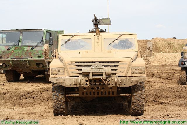 Sherpa_light_SF_Special_Forces_4x4_armoured_vehicle_Renault_Trucks_Defense_France_French_defense_industry_007.jpg