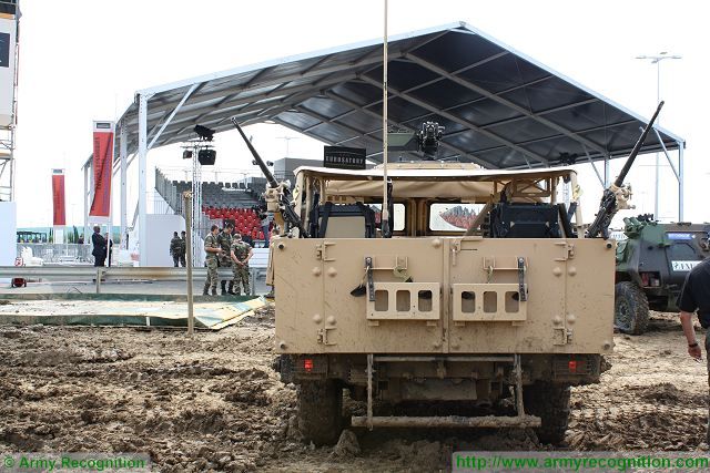 Sherpa_light_SF_Special_Forces_4x4_armoured_vehicle_Renault_Trucks_Defense_France_French_defense_industry_008.jpg