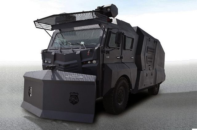 Predator_4x4_armoured_truck_riot_control_water_cannon_vehicle_Streit_Group_international_defense_industry_007.jpg