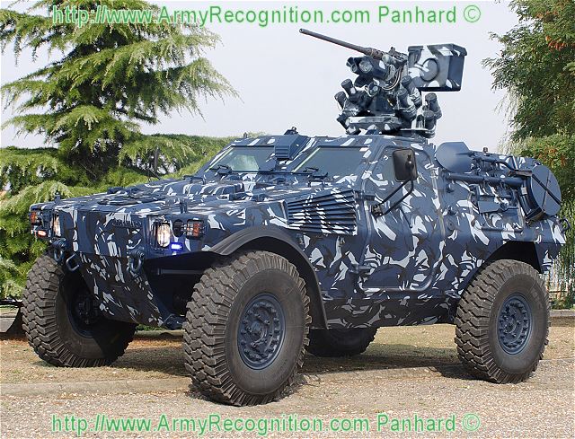 VBL_Mk2_Panhard_Kuwait_Kuwaiti_army_light_wheeled_armoured_vehicle_640.jpg