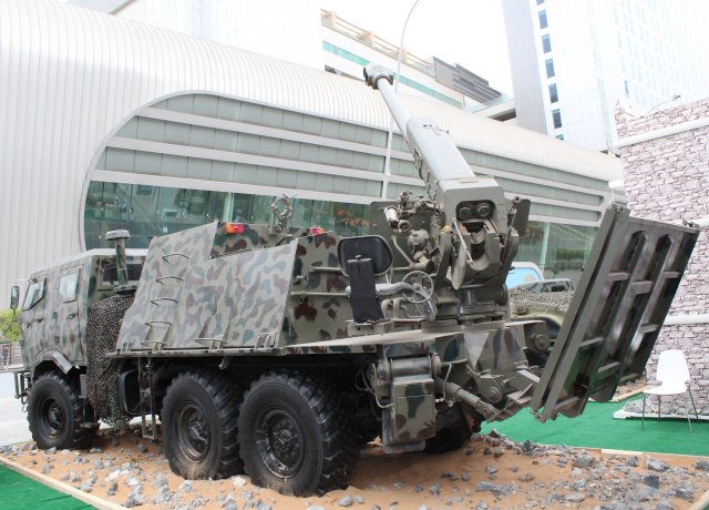 Military_Industry_Corporation_s_Khalifa_1_self_propelled_howitzer_displayed_for_the_first_time_at_IDEX_002.jpg