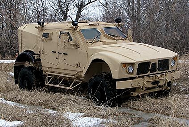 m-atv_oshkosh_mrap_all_terrain_wheeled_armoured_vehicle_United_states_US-army_001.jpg