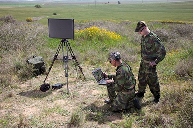 Elisra_Portable_Ground_Surveillance_Radar_System_IsraeL_Israeli_Defence_Industry_LAAD_2011_001.jpg