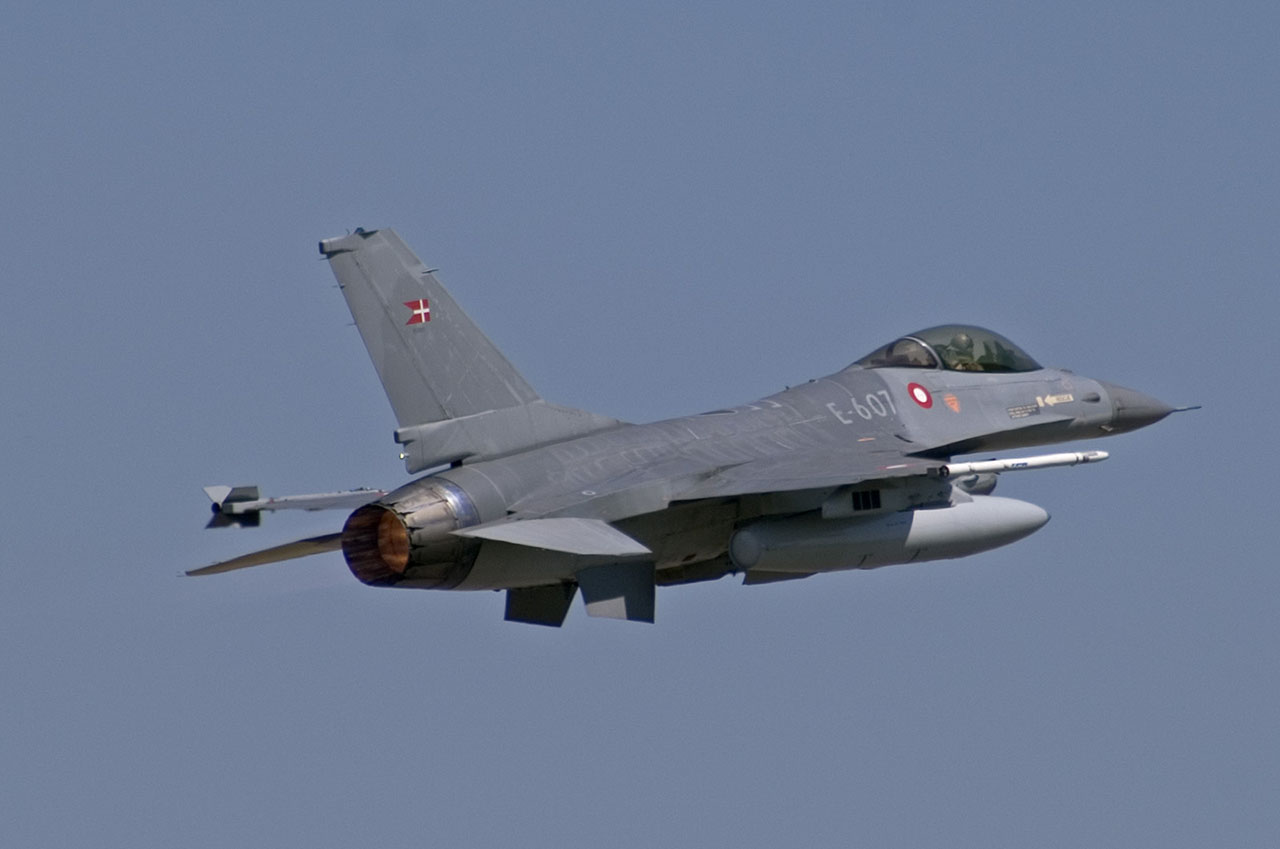 DAF-F16AM-E607-3.jpg