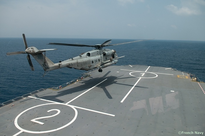 French_Navy_Dixmude_LHD_BPC_USMC_HMH_461_CH-53_SeaStallion_Djibouti_1.jpg