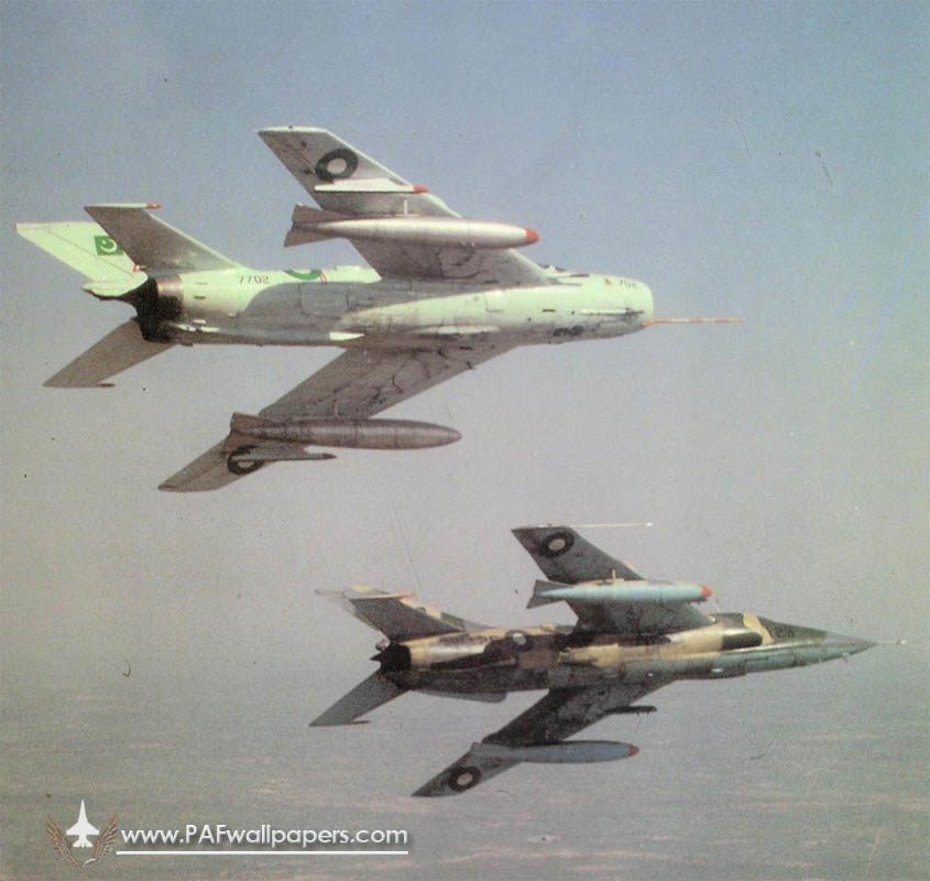 F-6_A-5_formation.jpg