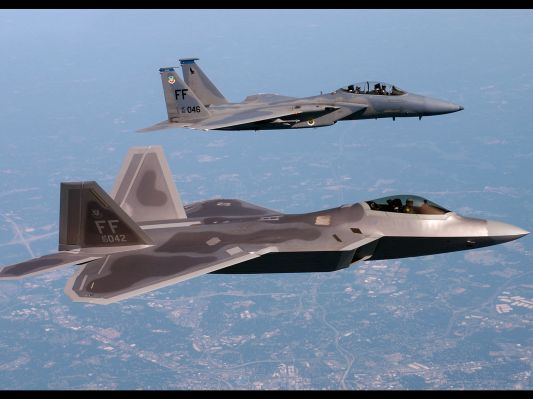 normal_F-22A-Raptor-and-F-16.jpg