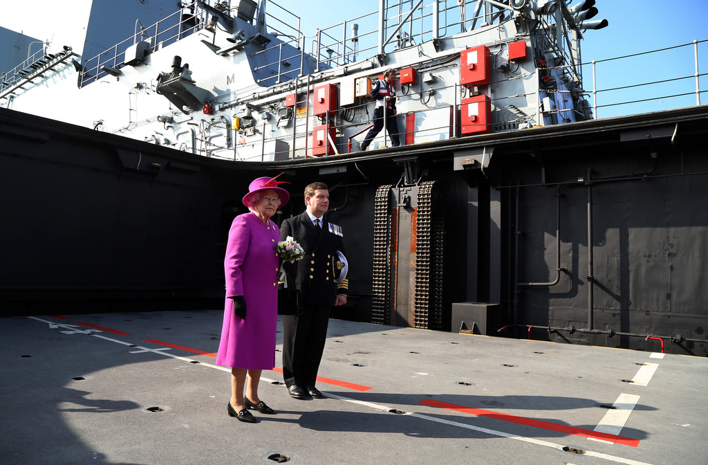 The+Queen+Visits+HMS+OCEAN+eirJdz3Sar1x.jpg