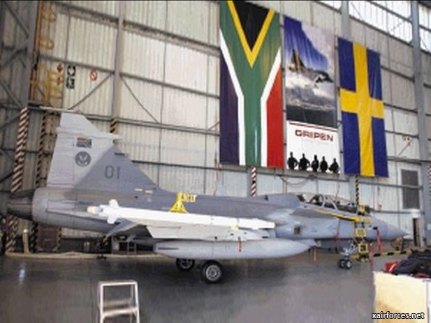 South-African-Air-Force_Saab-Gripen_Denel-Dynamics-A-Darter-AAM_060613.jpg