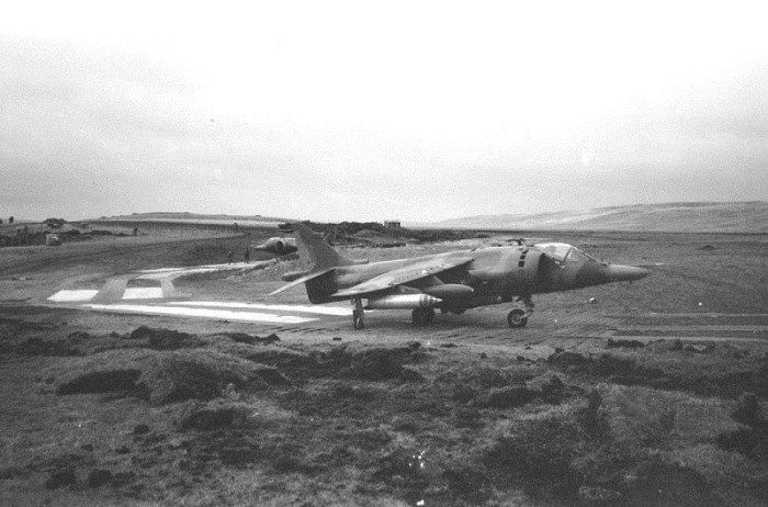 san-carlos-fob-falkland-islands-harrier-and-helicopter-operations-1982.jpg