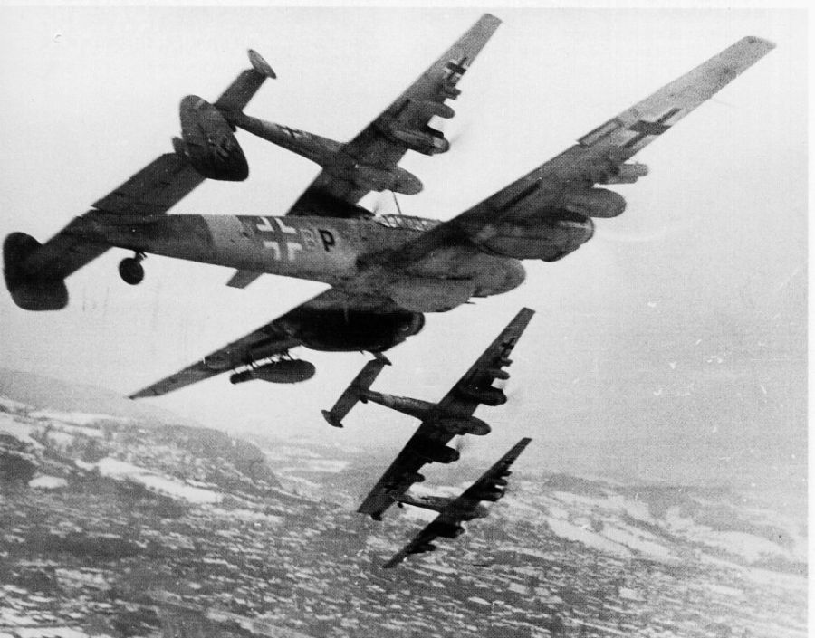 luftwaffe-bf-110g-2-bomber-destroyers-gun-pods-and-rockets.jpg