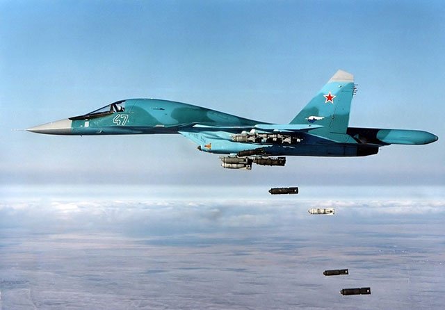 قصفت طائرات Su-34 الروسية مواقع موالية لتركيا في إدلب السورية