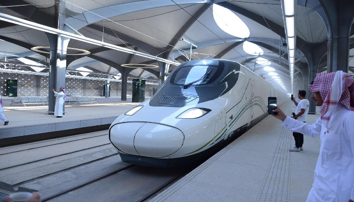 76-123752-saudi-completes-first-flight-of-al-haramain-train_700x400.png