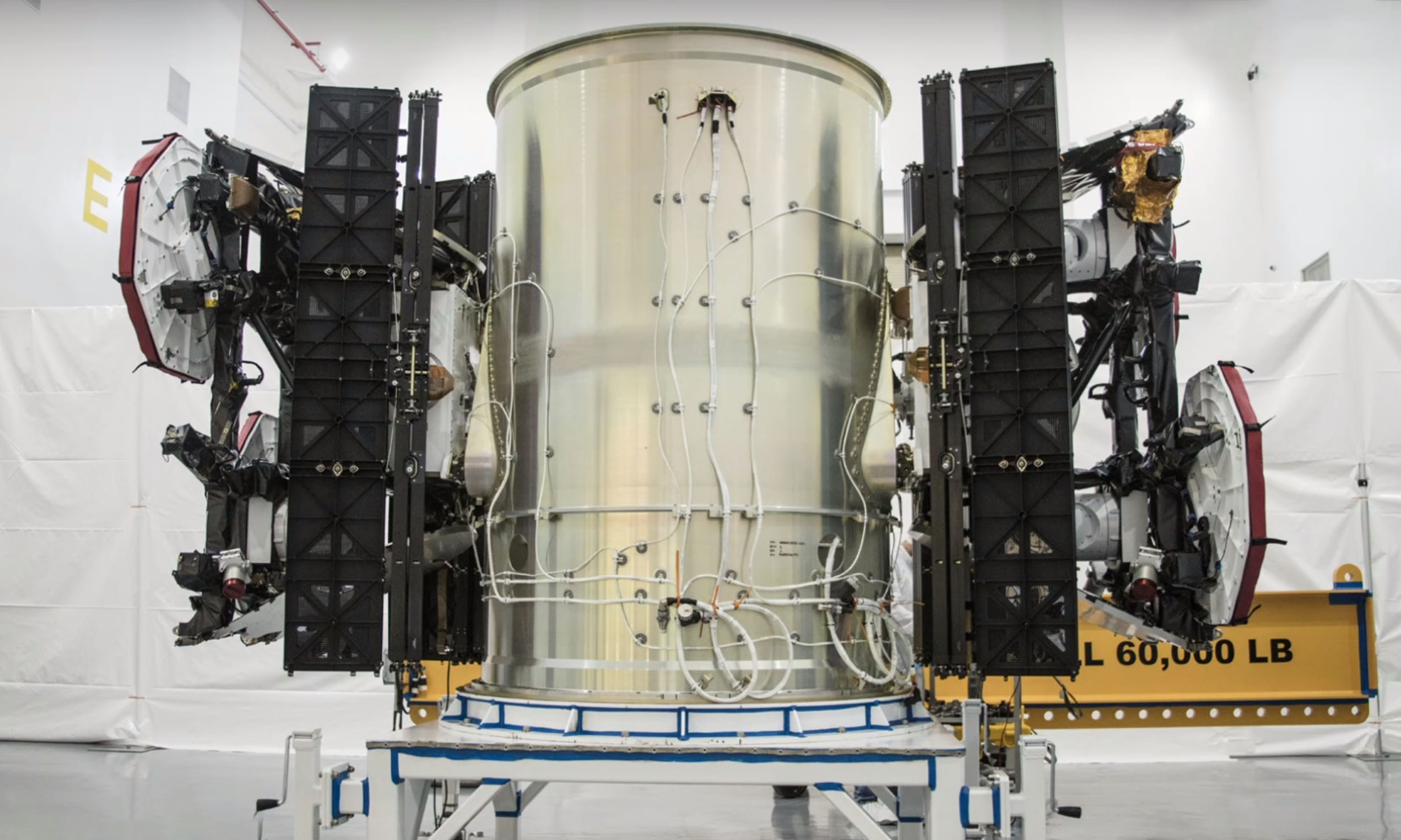 Starlink-test-satellites-SpaceX.jpg