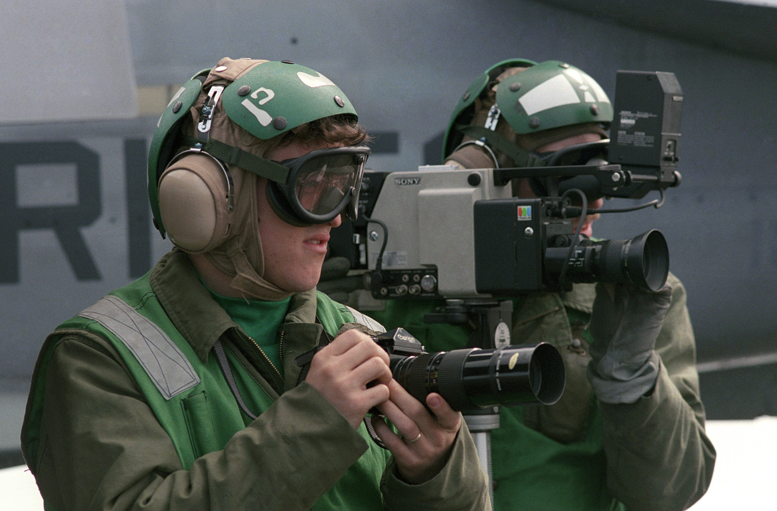 photographers-mates-videotape-and-photograph-flight-deck-operations-aboard-072356-1600.jpg