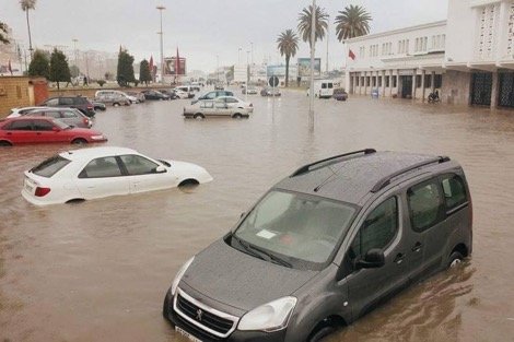 فيضانات طنجة الكبرى تثير الغضب والسخرية على فيسبوك