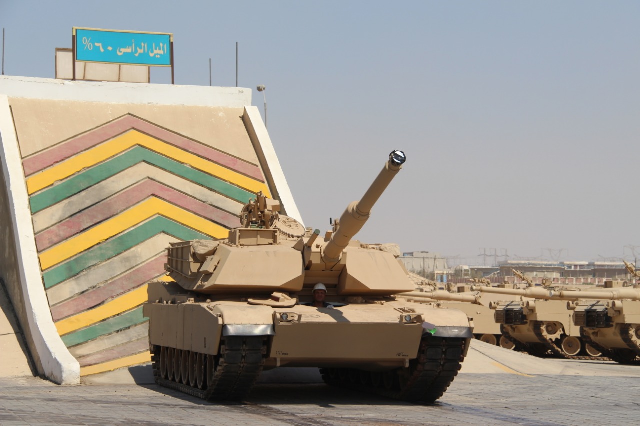  دبابة M1A1 Abrams  (1)
