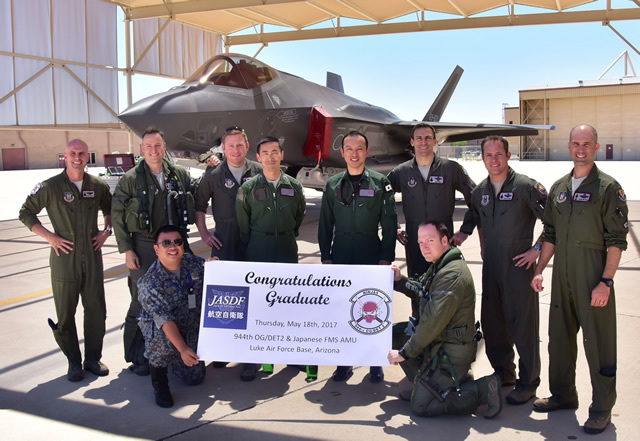 2-Pilots-of-JASDF-first-graduated-from-USAF-Luke-F-35-Program-001.jpg