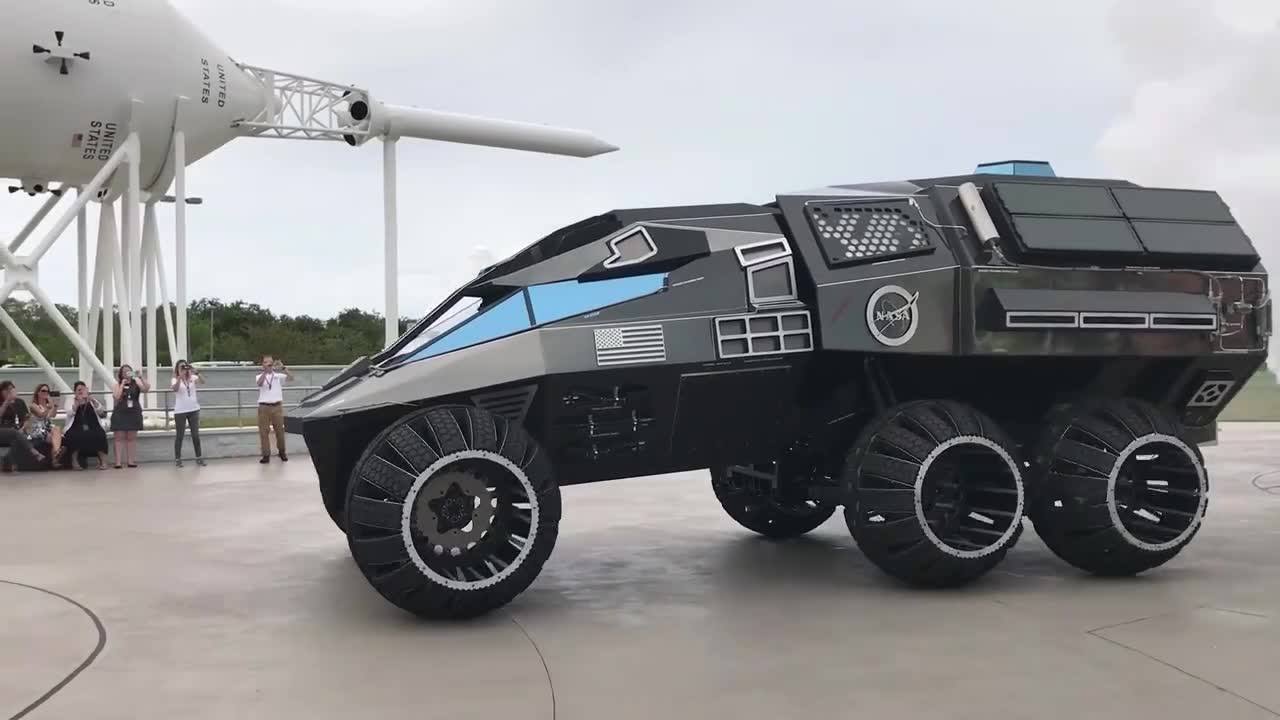 kennedy-space-center-visitor-complex-is-debuting-their-fierce-new-mars-rover-concept-vehicle.jpg