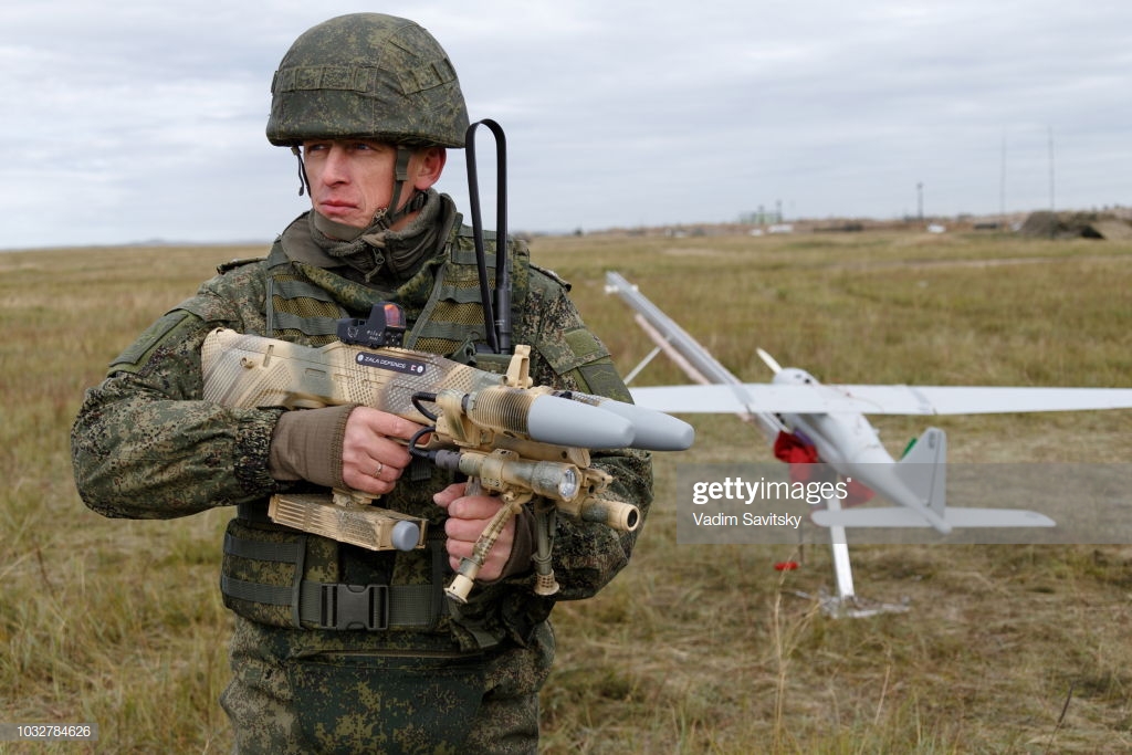 serviceman-with-a-rex1-antidrone-gun-during-the-main-stage-of-the-picture-id1032784626