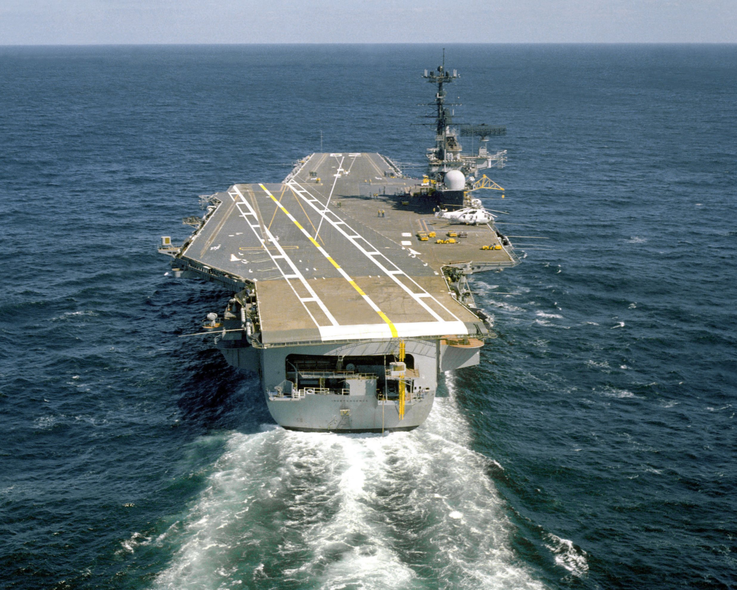 Stern_view_of_USS_Independence_CV-62_1979.jpeg