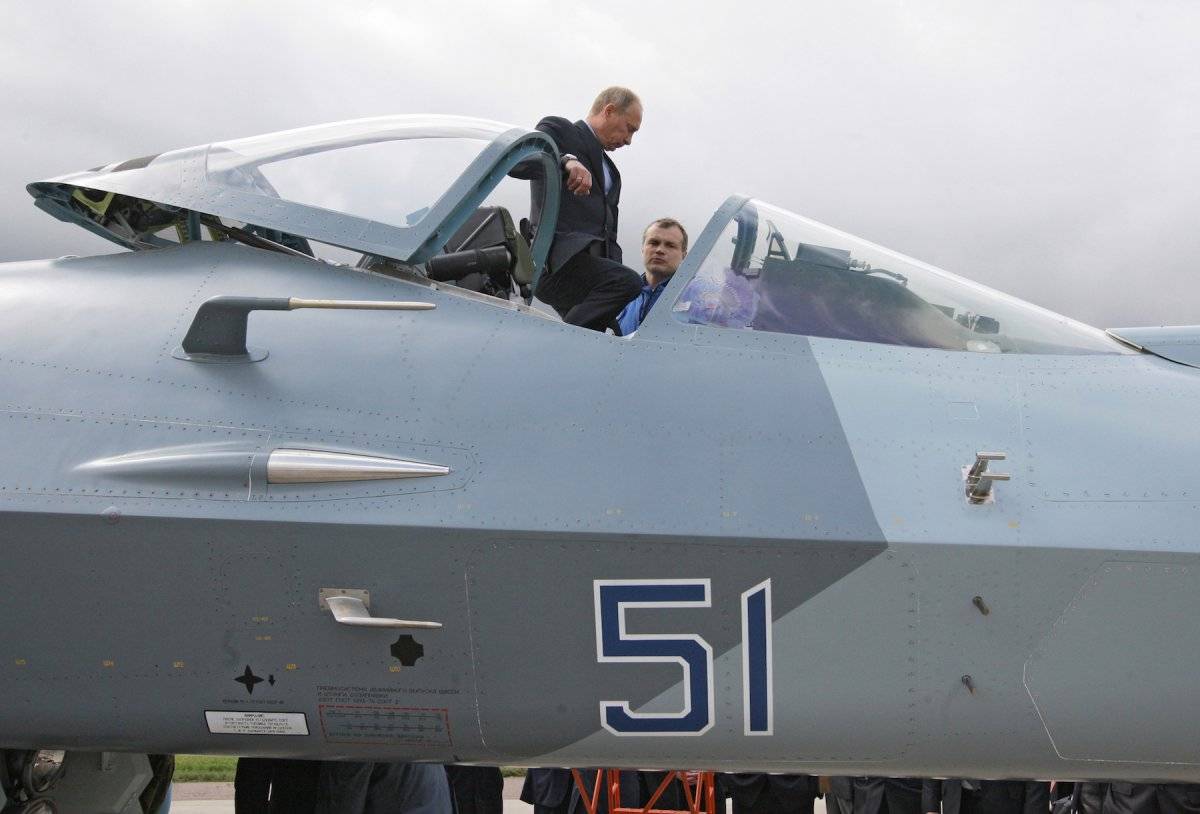 russian-president-vladimir-putin-himself-even-checked-out-the-su-57-after-it-first-flew_444032.jpg