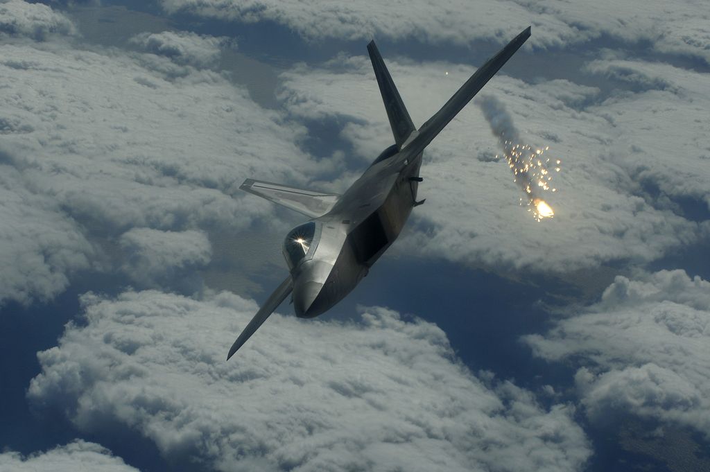F-22-flares.jpg