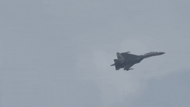 Su-35 Cobra Maneuver GIF by melchotov | Gfycat
