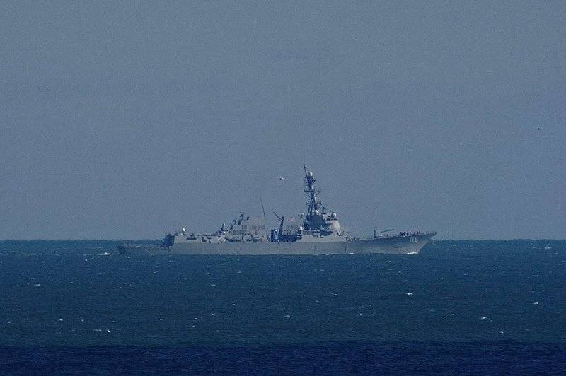 أرسلت البحرية الأمريكية سفينة حربية ثانية إلى البحر الأسود