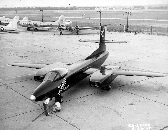 Curtiss_XP-87_on_ramp.jpg