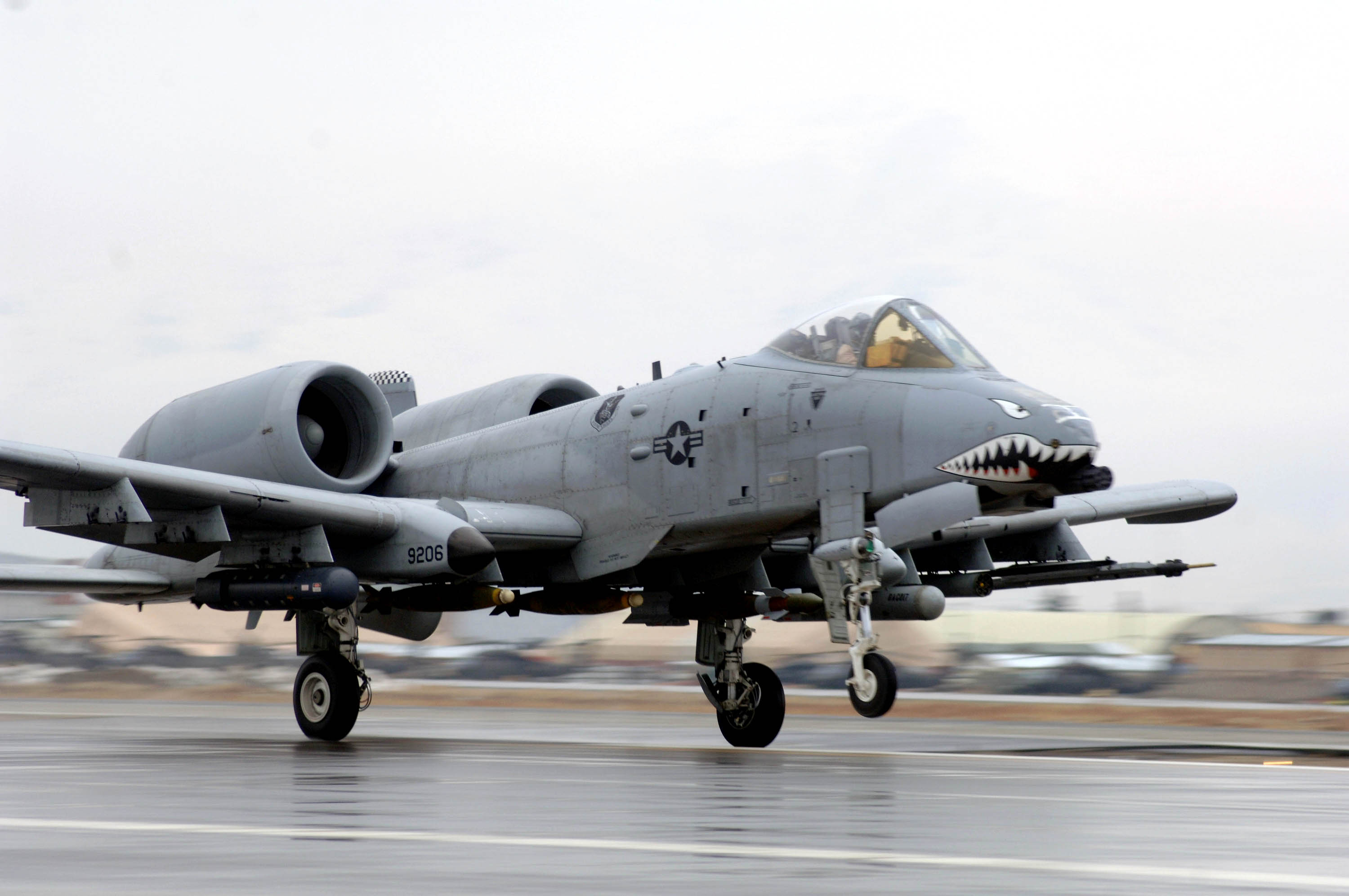 A-10_Thunderbolt_II_taking_off_at_Bagram_Air_Base.jpg