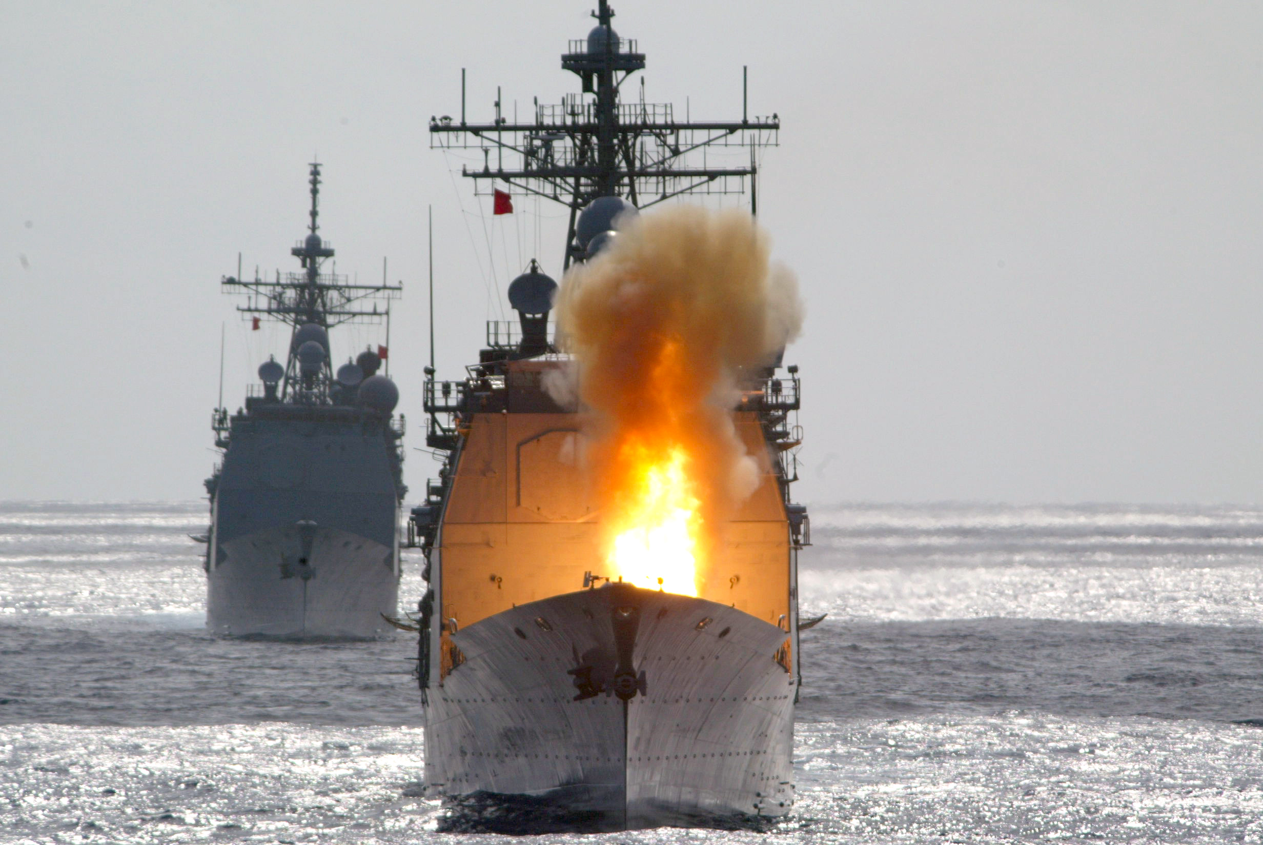 USS_Chancellorsville_(CG-62)_fires_a_standard_missile.jpg