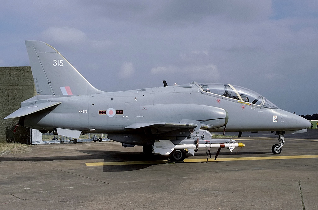 British_Aerospace_Hawk_T1A%2C_UK_-_Air_Force_AN1517250.jpg