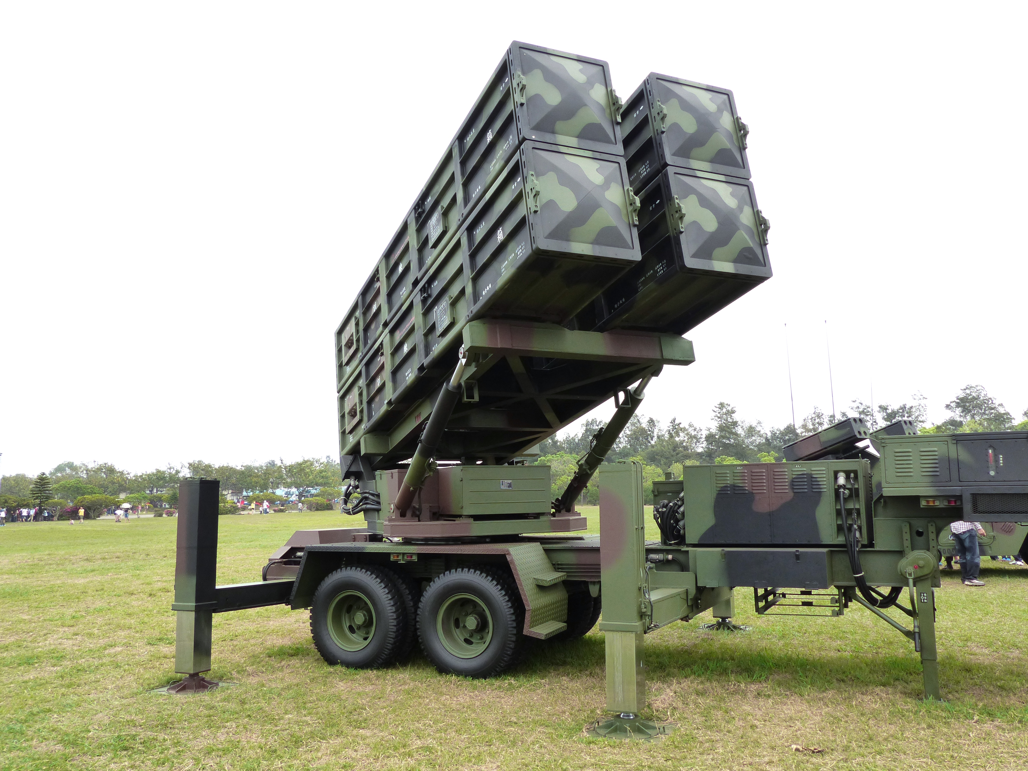 Tien_Kung_%E2%85%A1_Missile_Launcher_Display_at_Hukou_Camp_Ground_20140329b.jpg