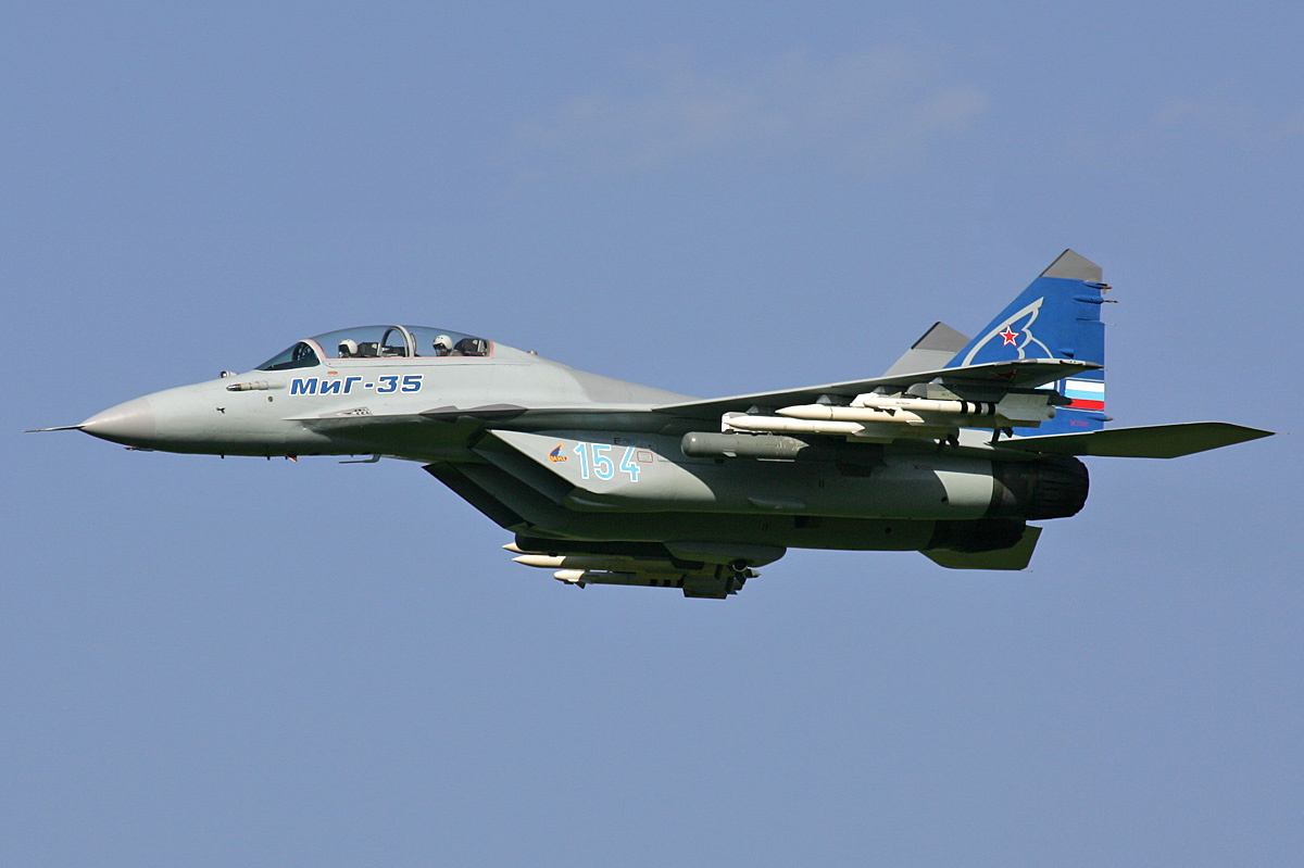 Mikoyan-Gurevich_MiG-35_MAKS'2007_Pichugin.jpg