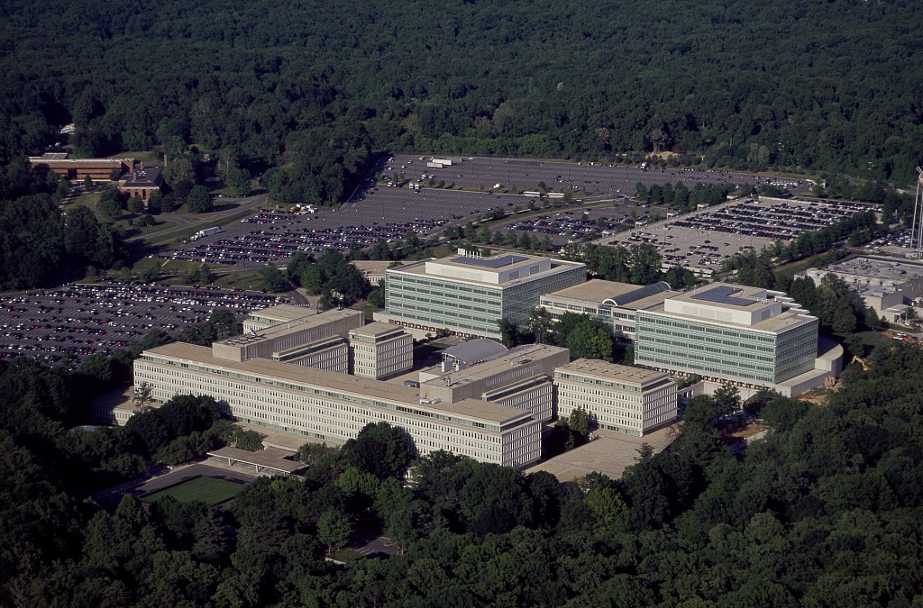 Aerial_view_of_CIA_headquarters%2C_Langley%2C_Virginia_14760v.jpg