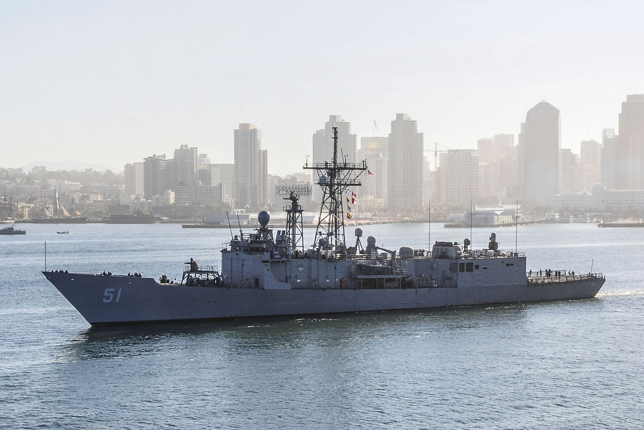 1280px-USS_Gary_%28FFG-51%29_at_San_Diego_in_September_2014.JPG