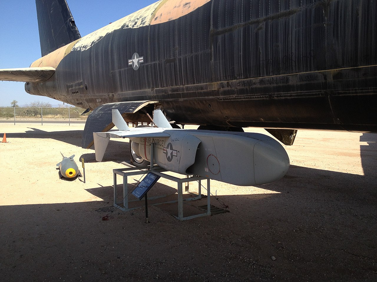 1280px-Pima_Air_and_Space_Museum_%286836616368%29.jpg