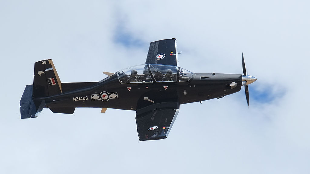 1024px-Beechcraft_T-6_Texan_flying_by.jpg